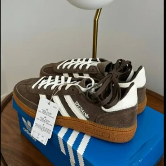 😜😜NWT Women's Adidas Handball Spezial Shoes Brown White Gum - Picture 5 of 6